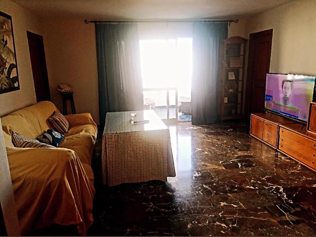 Beach House Μαρμπέλλα Εξωτερικό φωτογραφία